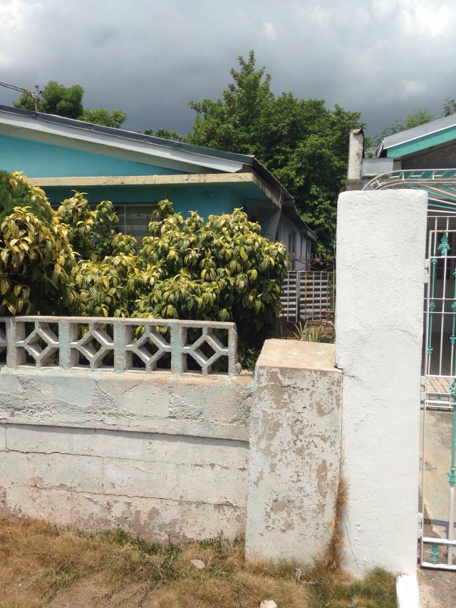 House For Sale in Pembroke Hall, Kingston / St. Andrew, Jamaica