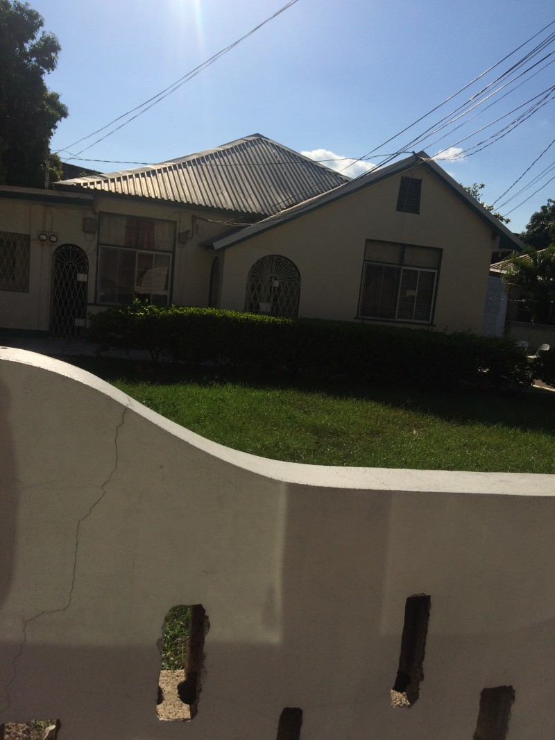 House For Sale in CONSTANT SPRING RD, Kingston / St. Andrew, Jamaica