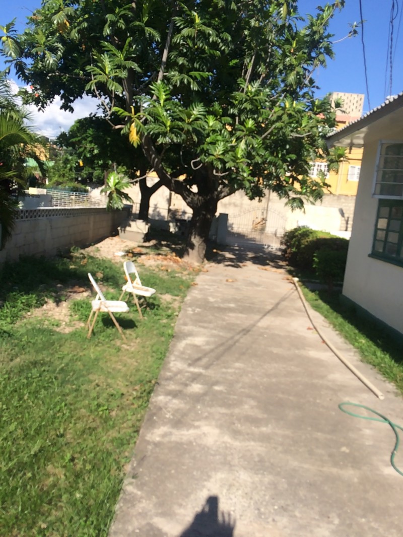 House For Sale in CONSTANT SPRING RD, Kingston / St. Andrew, Jamaica