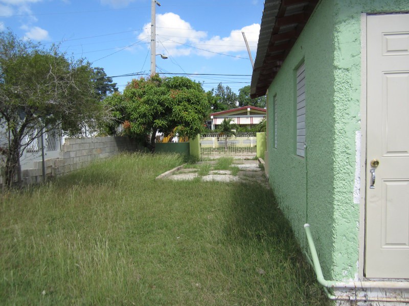 House For Sale in Gutters Nightingale Grove, St. Catherine, Jamaica