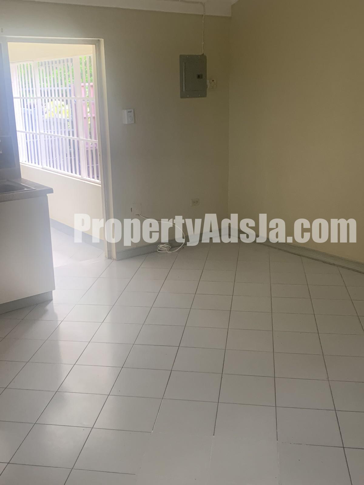 Apartment For Rent in Coopers hills Redhills, Kingston / St. Andrew