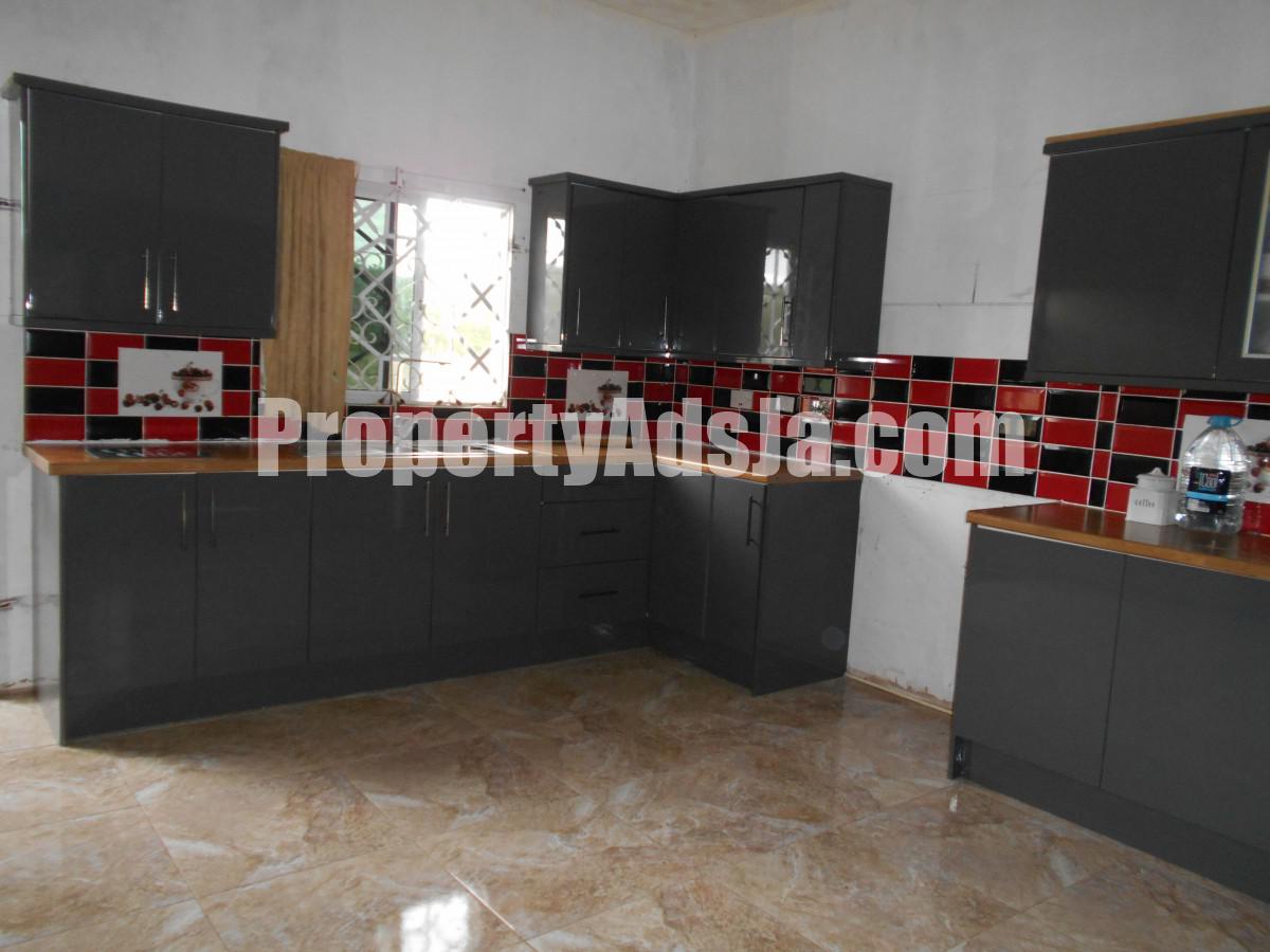 House For Sale in Four Paths, Clarendon Jamaica