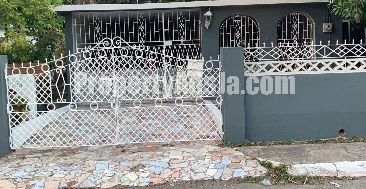 House For Sale in KINGSTON 19, Kingston / St. Andrew Jamaica