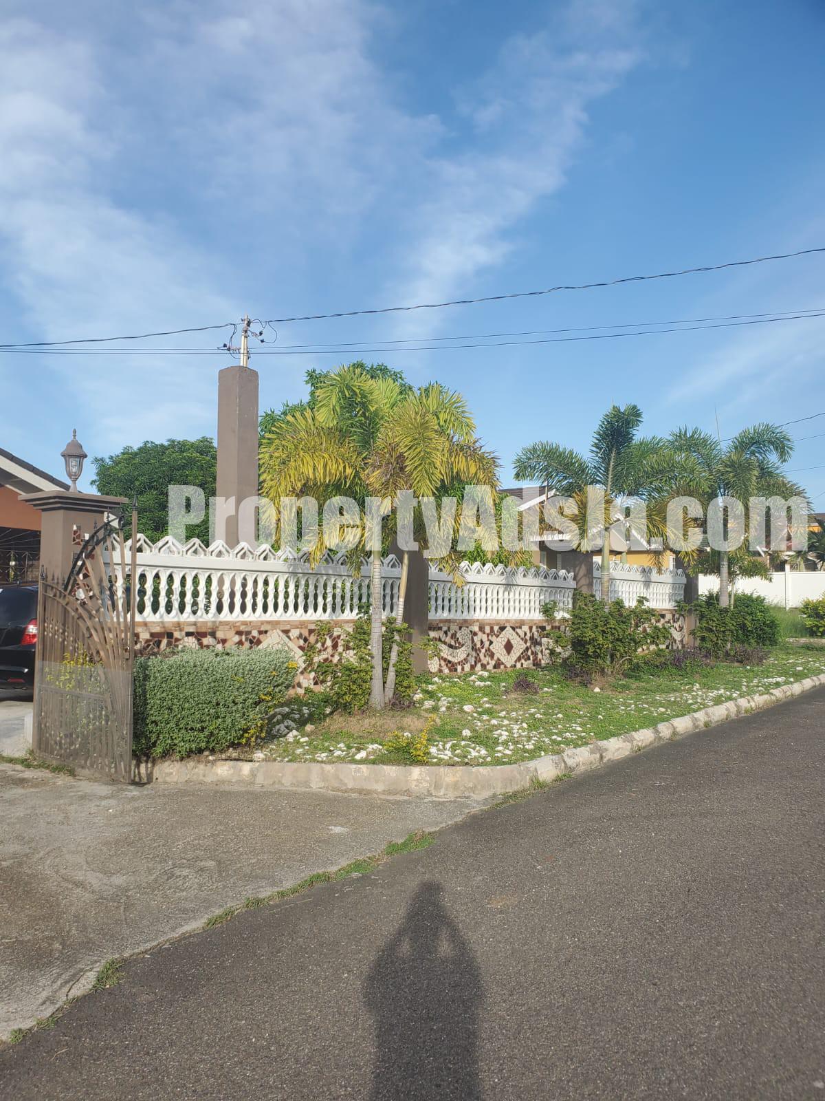 House For Sale in Stonebrook Vista, Trelawny Jamaica