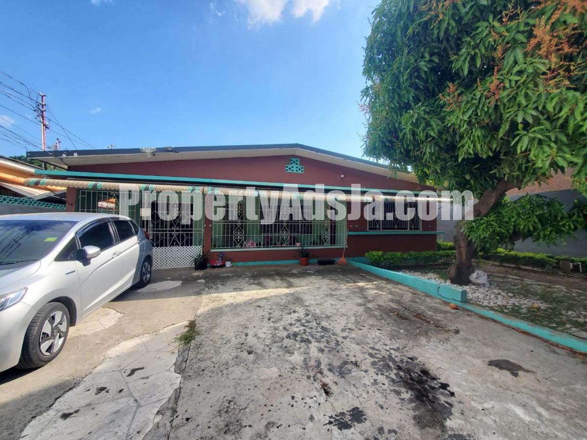 House For Sale in Hughenden, Kingston / St. Andrew Jamaica