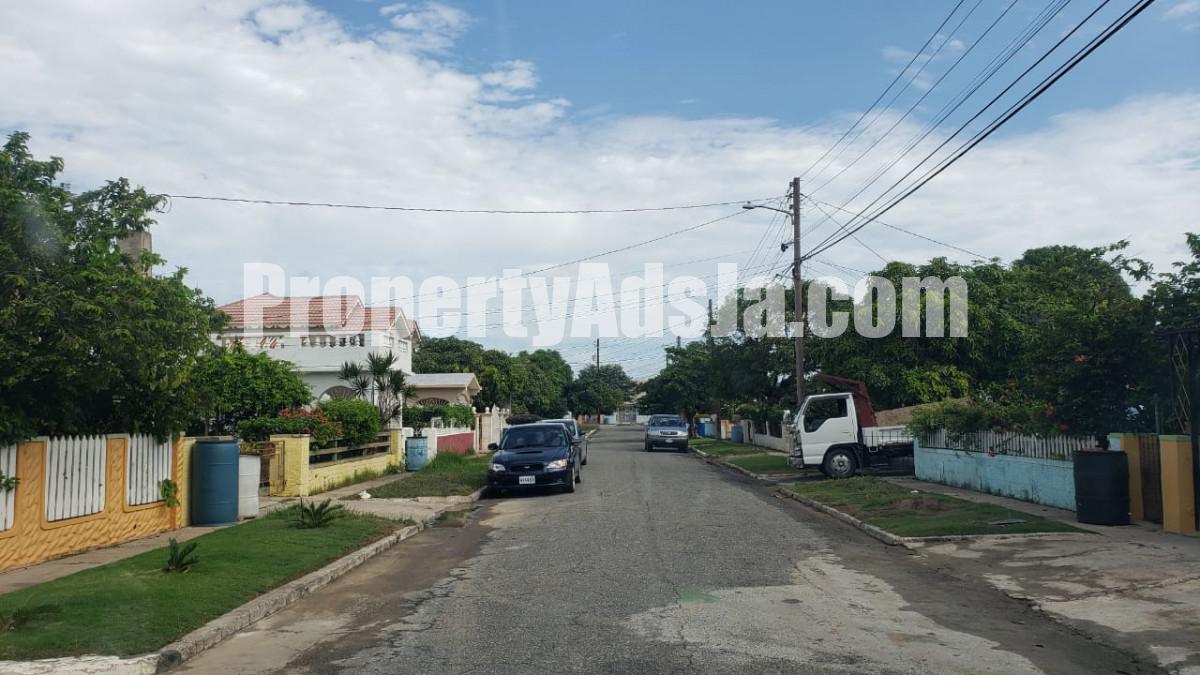 House For Sale in BRIDGEPORT, St. Catherine Jamaica