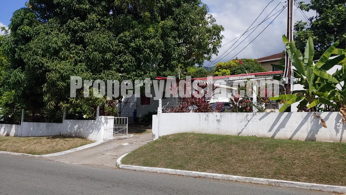 House For Sale in Cherry Gardens, Kingston / St. Andrew Jamaica