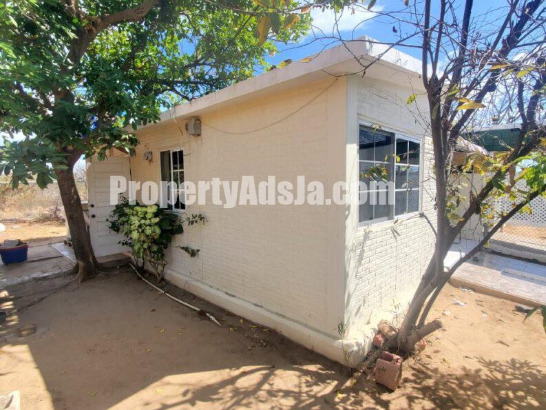 House For Sale in HELLSHIRE HEIGHTS, St. Catherine Jamaica