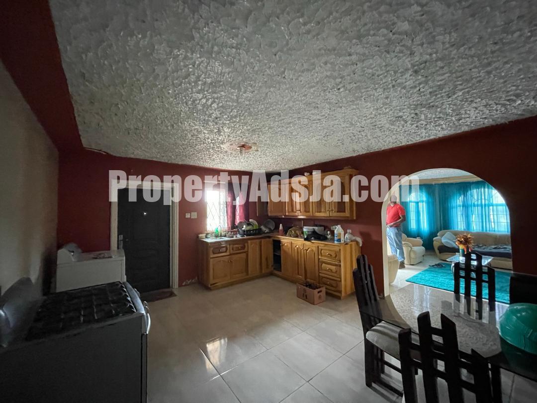 House For Sale in Mile Gully, Manchester Jamaica