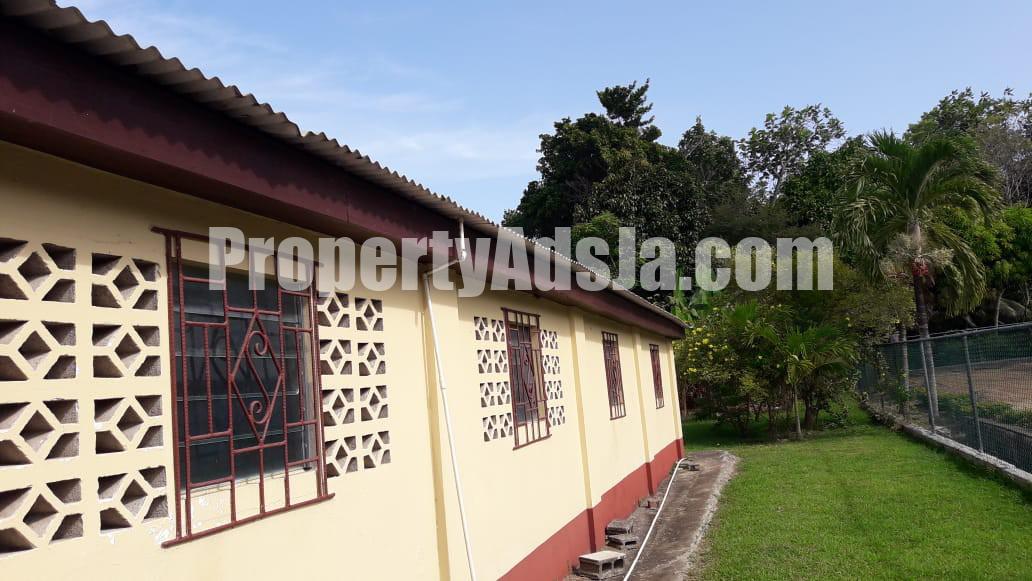 House For Sale in Duckenfield ST THOMAS, St. Thomas Jamaica