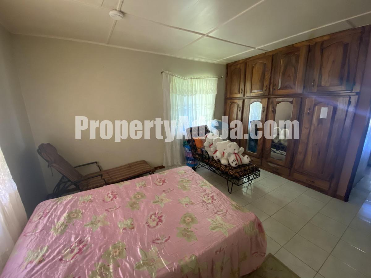 House For Sale in Osborne Store, Clarendon Jamaica