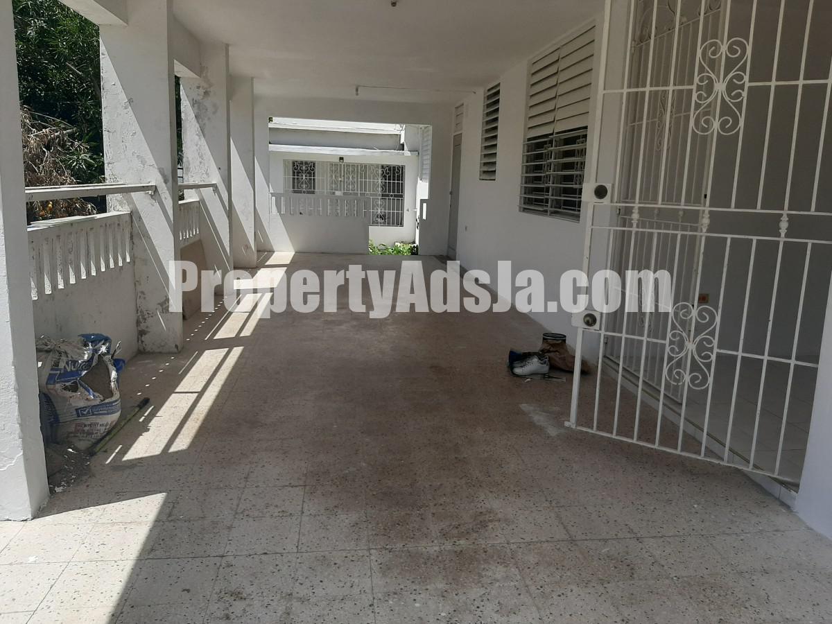 House For Rent in Mona, Kingston / St. Andrew Jamaica