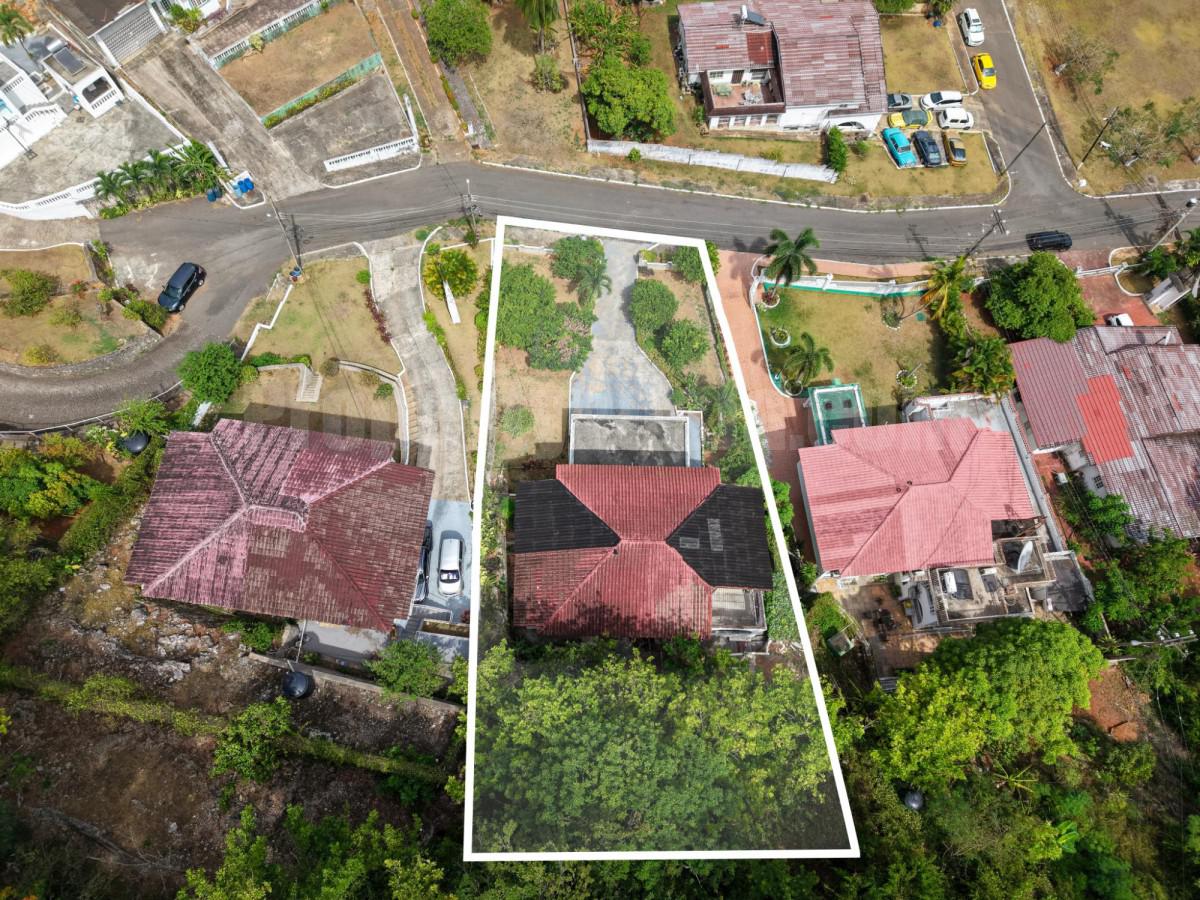 House For Sale in SMOKEY VALE KINGSTON 19, Kingston / St. Andrew Jamaica photo 3