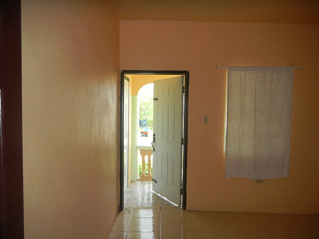 House For Sale in PALMETTO MEADOWS, Clarendon Jamaica | PropertyAdsJa.com