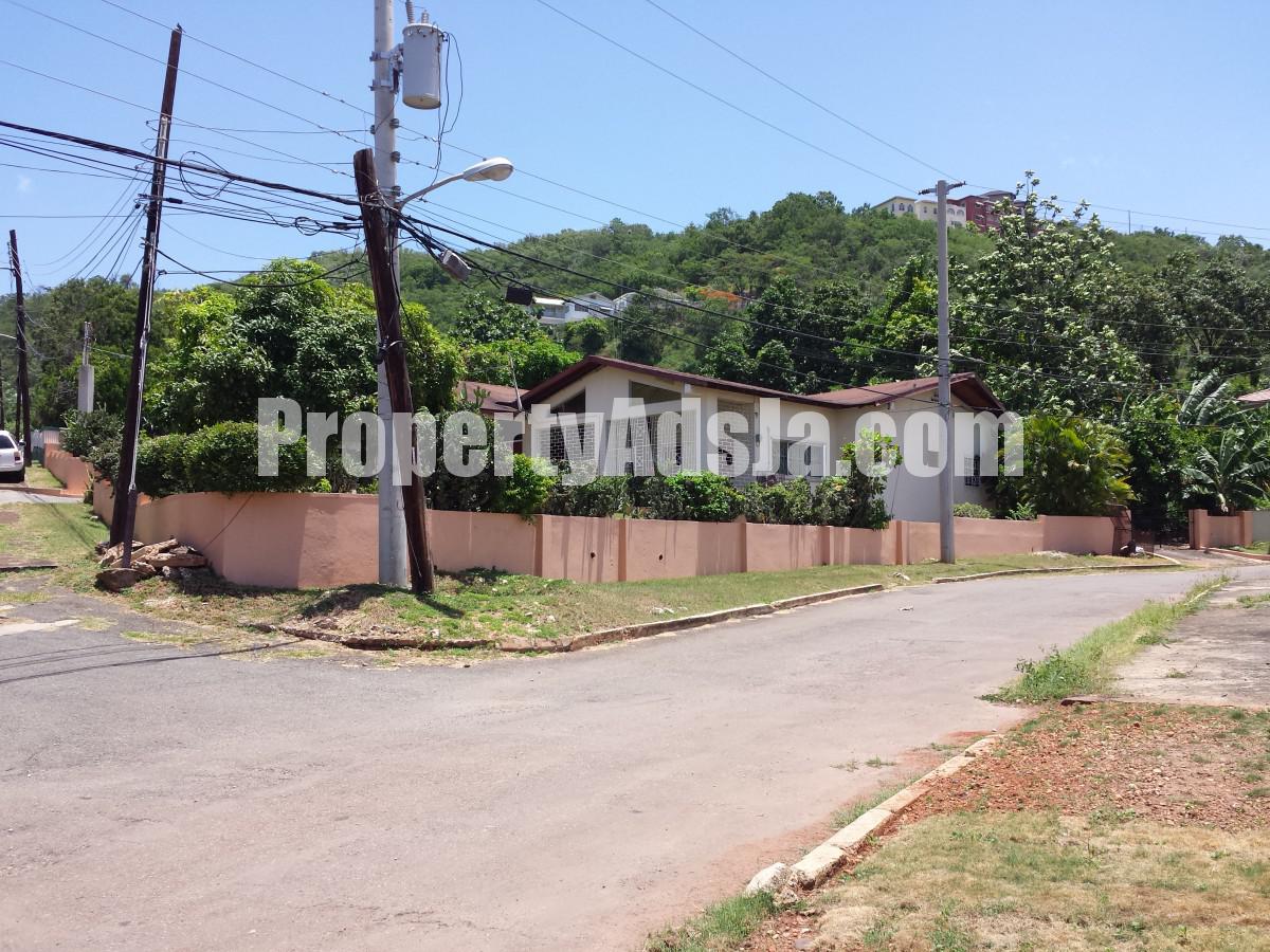 House For Sale in Forest Hills, Kingston / St. Andrew Jamaica