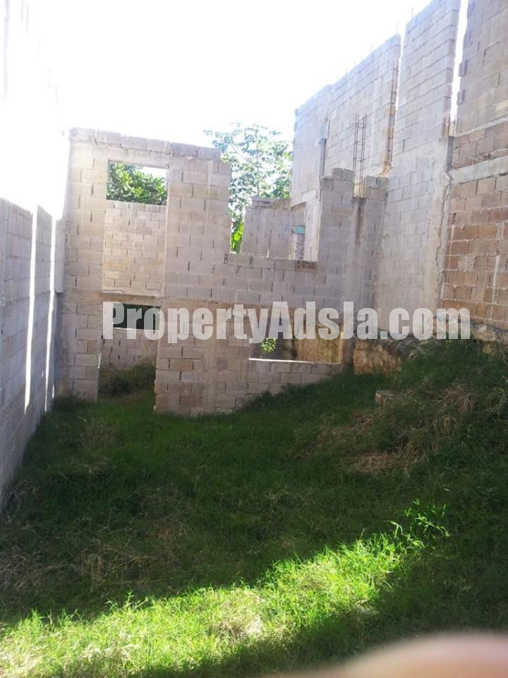 House For Sale in Muirhead Craighead, Manchester Jamaica