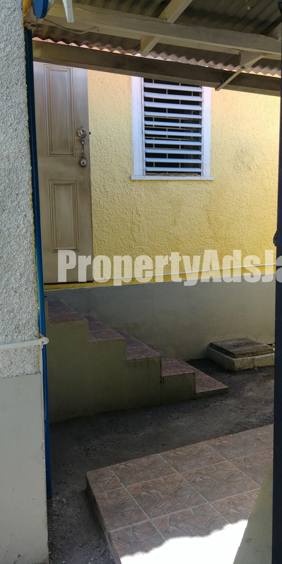 Commercial building For Rent in Richmond Park, Kingston / St. Andrew