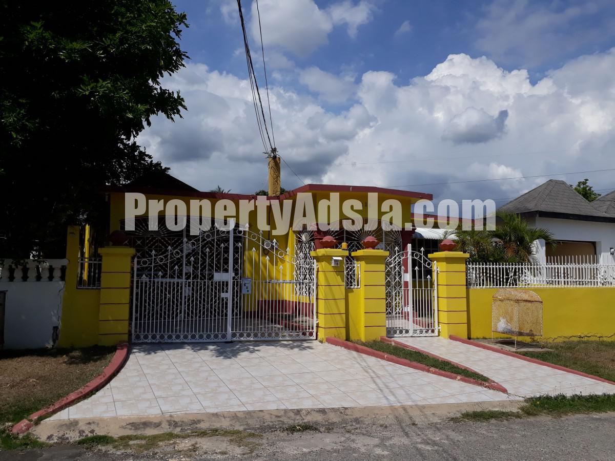 House For Sale in Eltham View Spanish Town, St. Catherine Jamaica