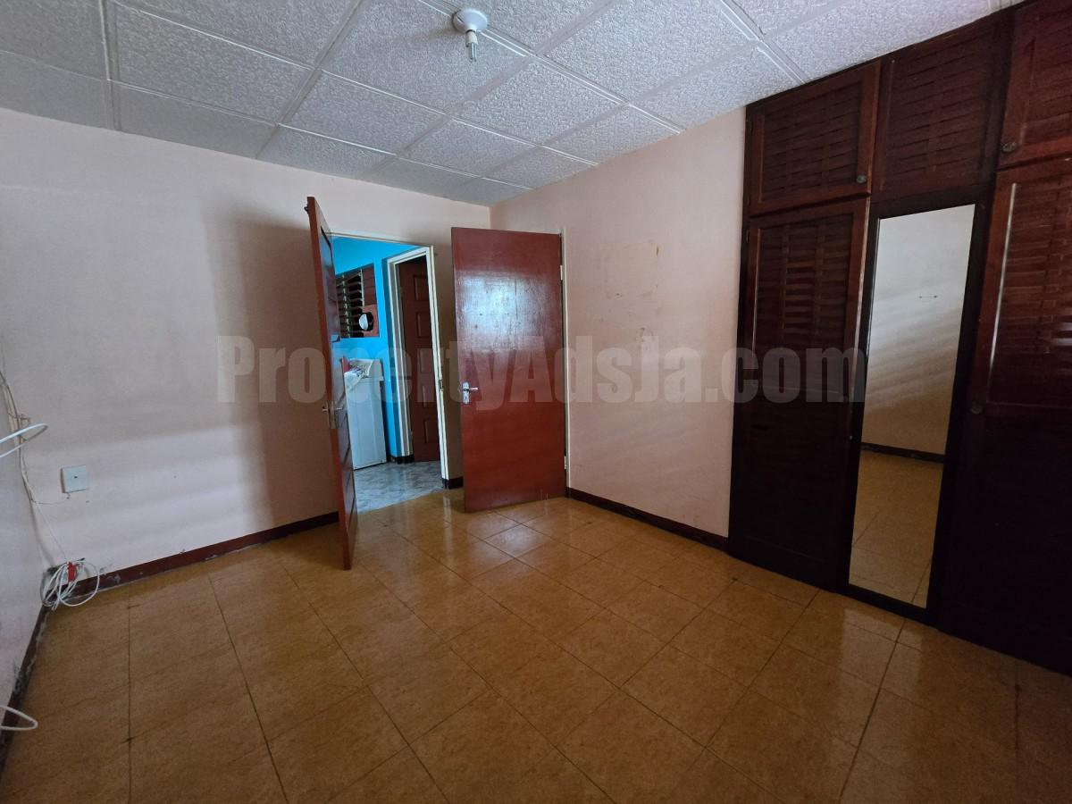 House For Sale in Willowdene, St. Catherine Jamaica photo 8