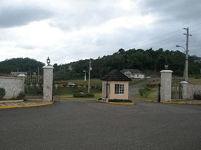 mandeville moorlands propertyadsja