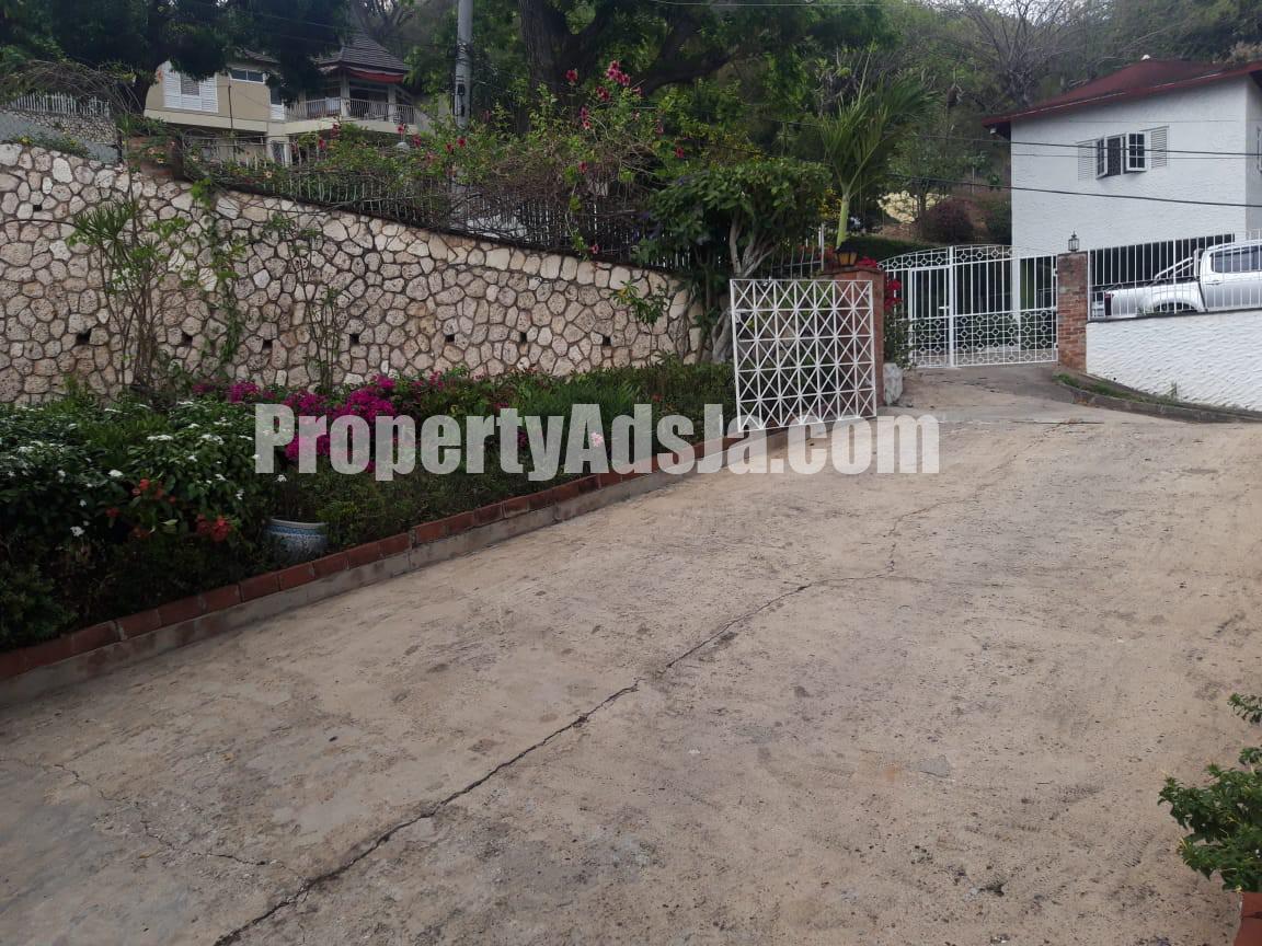 House For Sale in Hope Pastures Kgn 6, Kingston / St. Andrew Jamaica