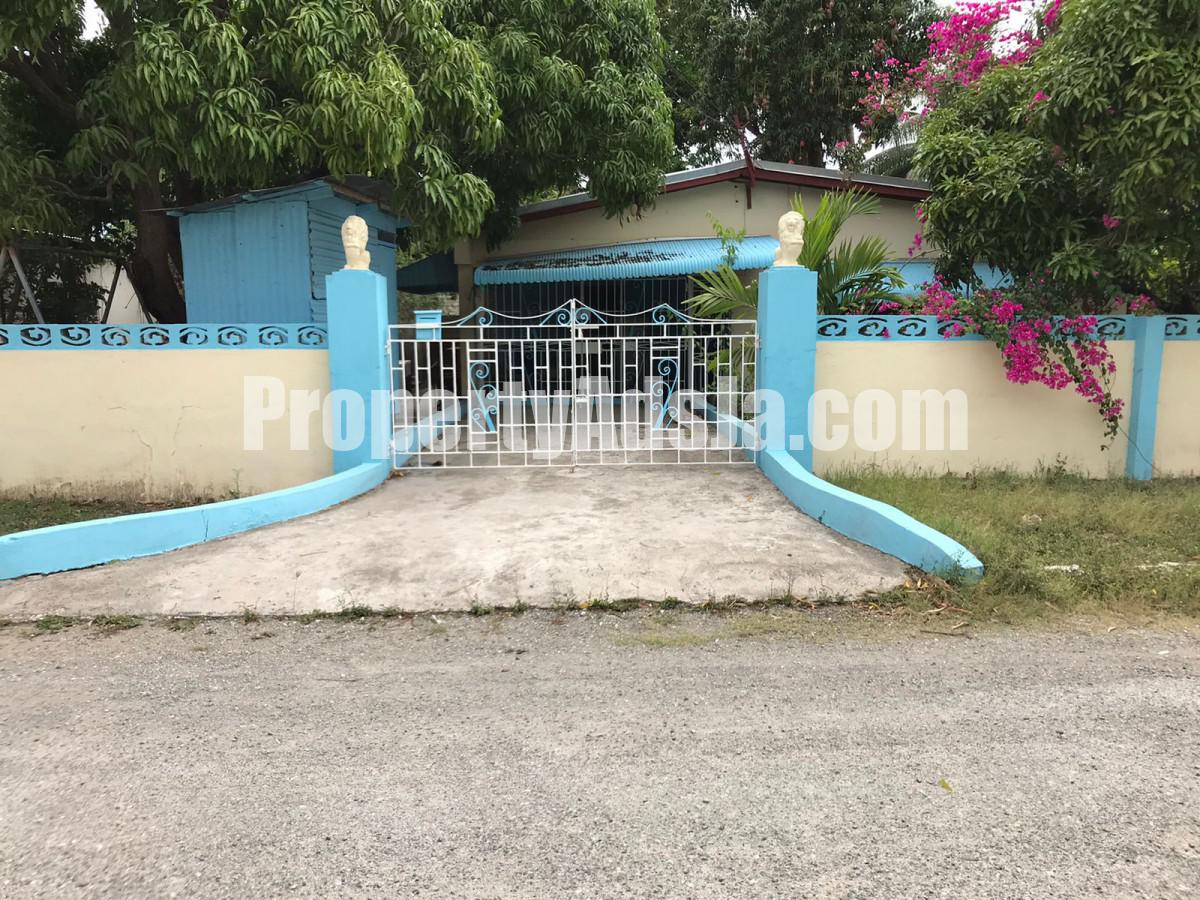 House For Sale in Spanish Town, St. Catherine Jamaica