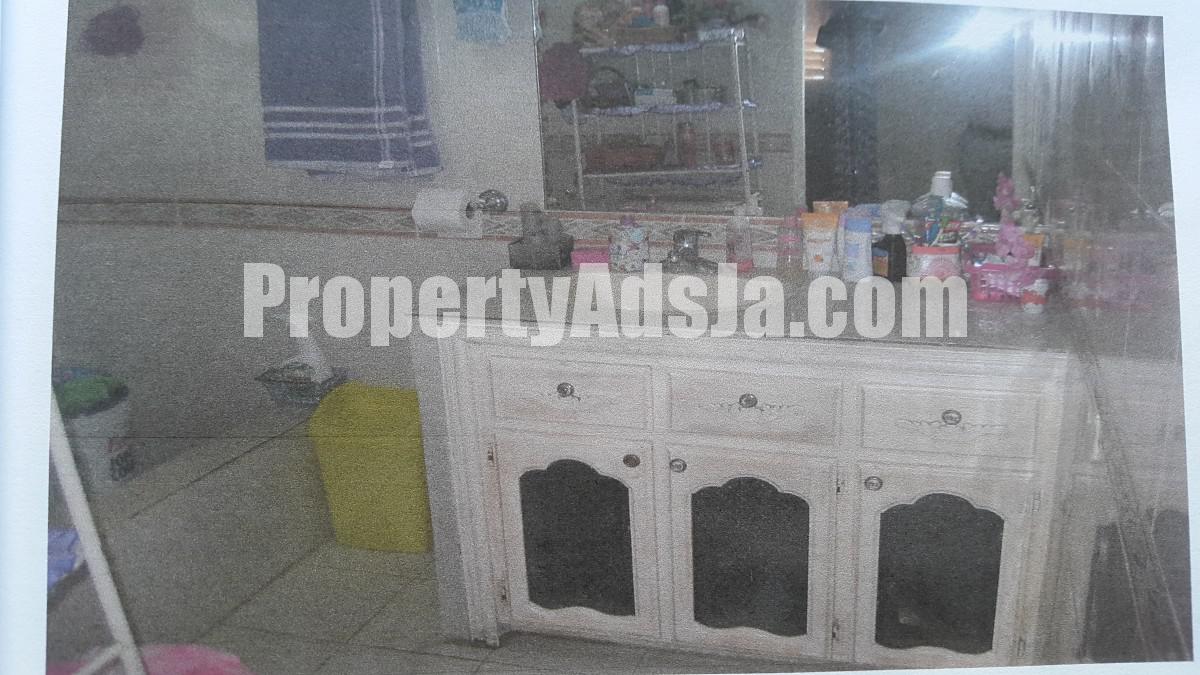 House For Sale in Manley Meadows, Kingston / St. Andrew Jamaica