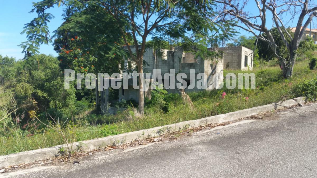 House For Sale in Ironshore, St. James Jamaica