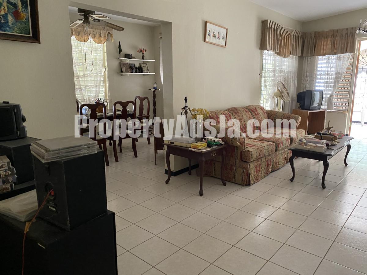 House For Sale in Hope Pastures, Kingston / St. Andrew Jamaica