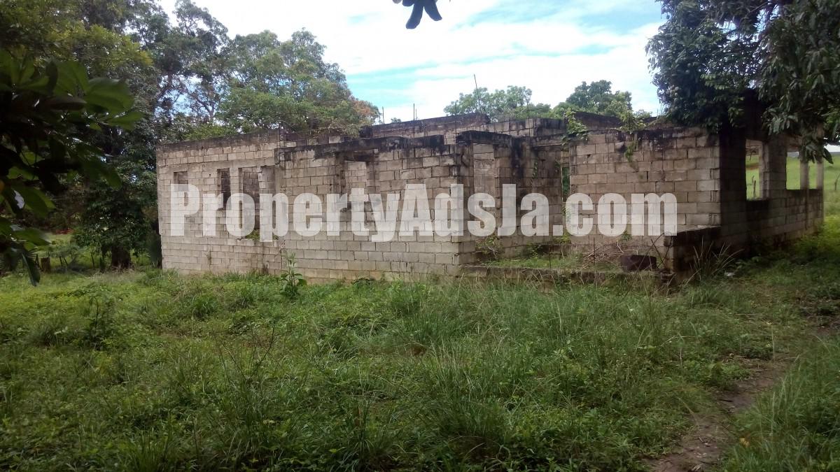 House For Sale in Cambridge, St. Elizabeth Jamaica