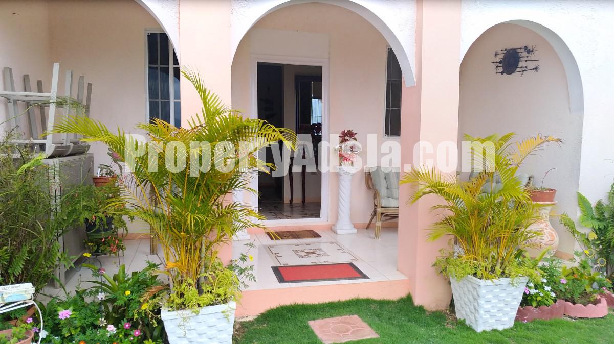 House For Sale in Red Hills Kingston 19, Kingston / St. Andrew Jamaica