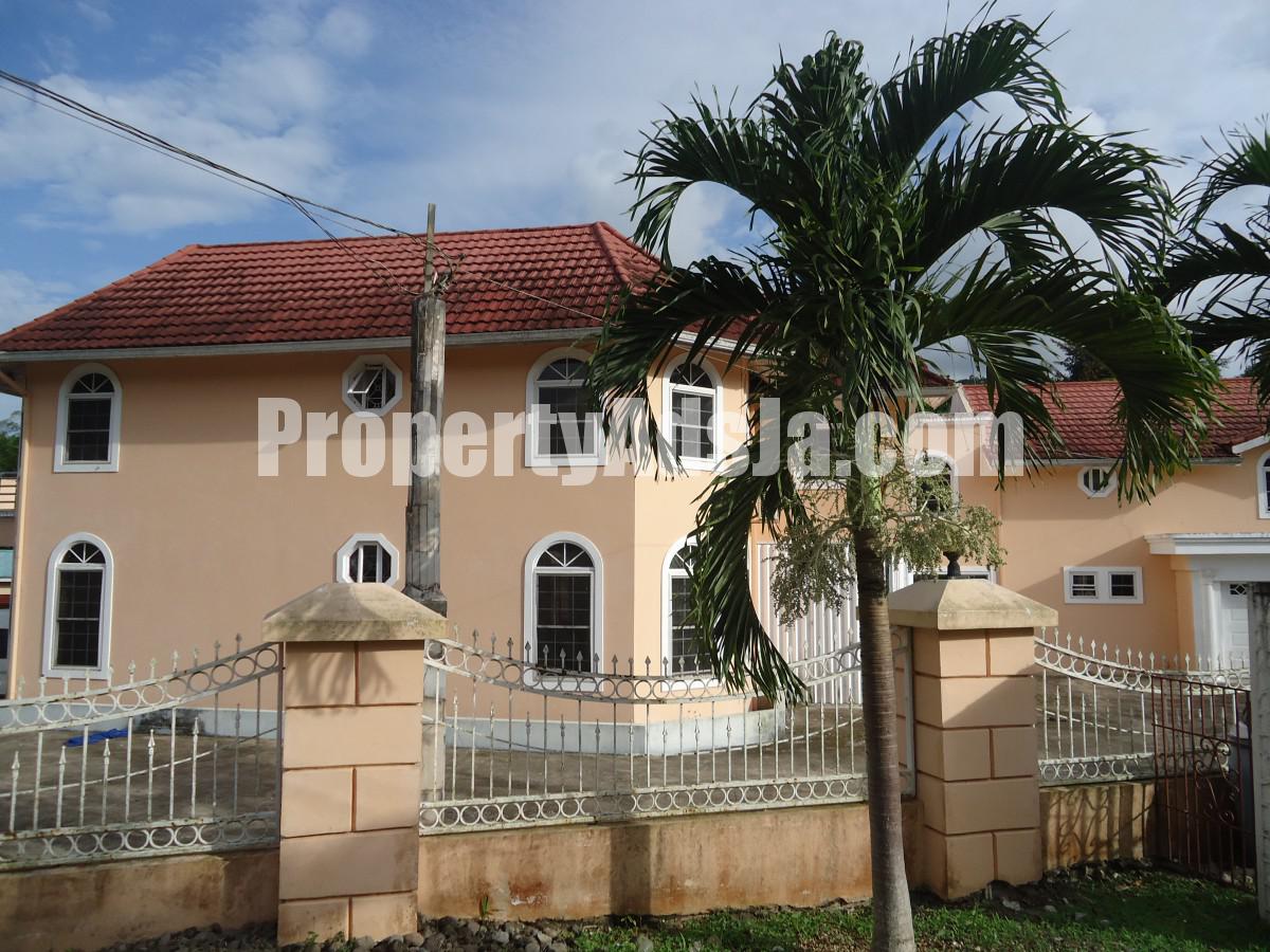 House For Sale in FRANKFIELD, Clarendon Jamaica