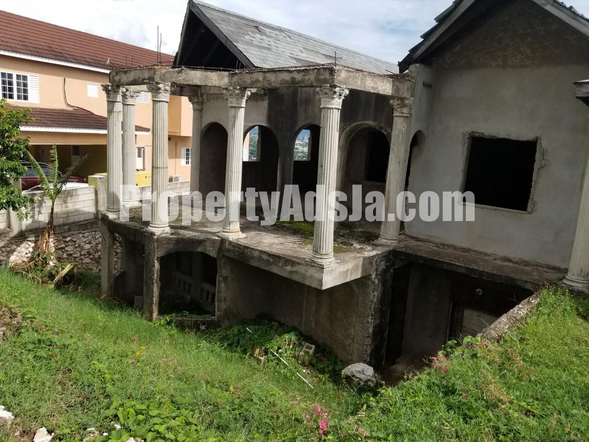 House For Sale in Queens Hill, Kingston / St. Andrew Jamaica