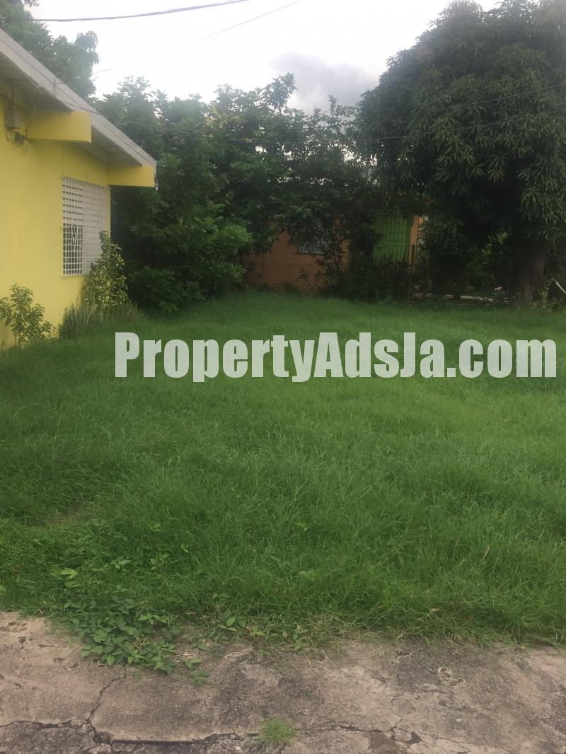 House For Sale in MANNINGS HILL ROAD, Kingston / St. Andrew Jamaica