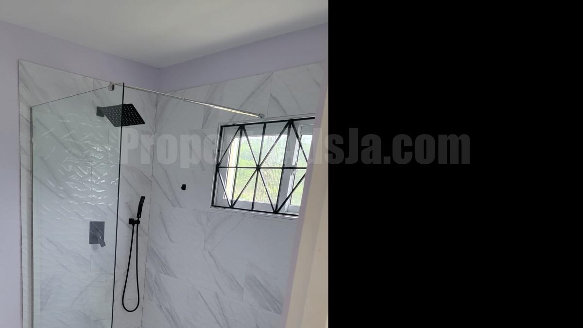 House For Sale in Osbourne Store, Clarendon Jamaica photo 9
