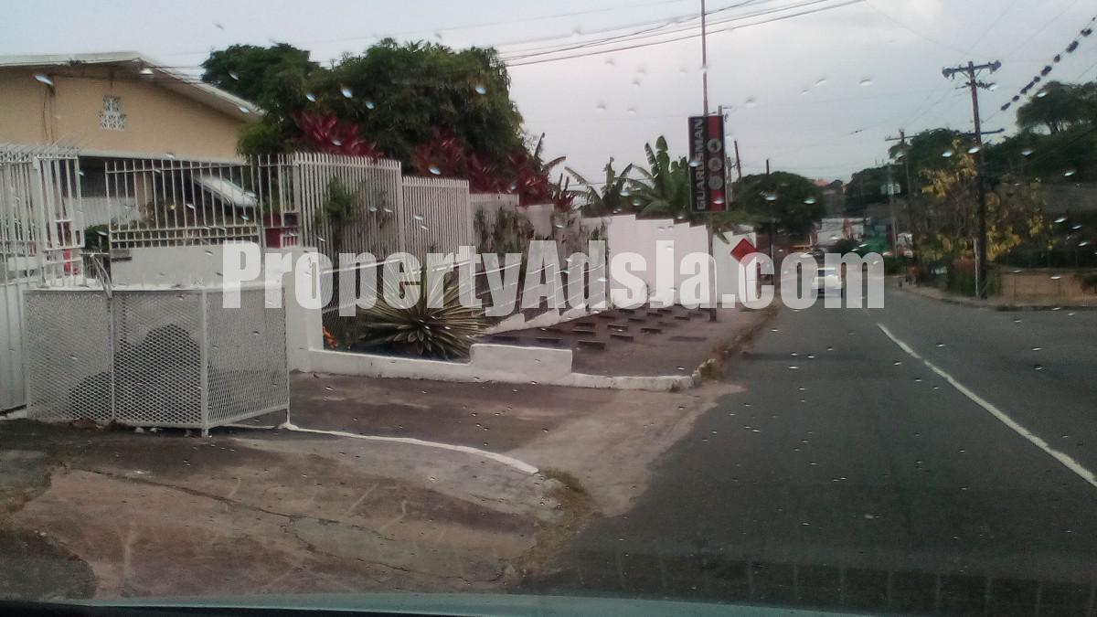 House For Sale in NORBROOK, Kingston / St. Andrew Jamaica