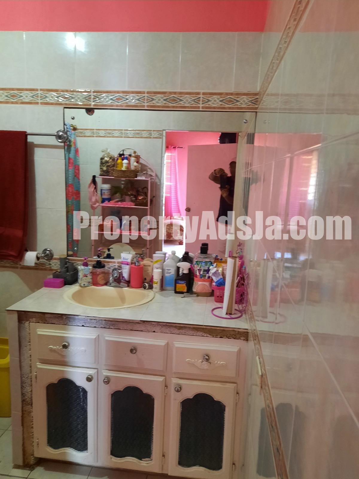 House For Sale in Manley Meadows, Kingston / St. Andrew Jamaica