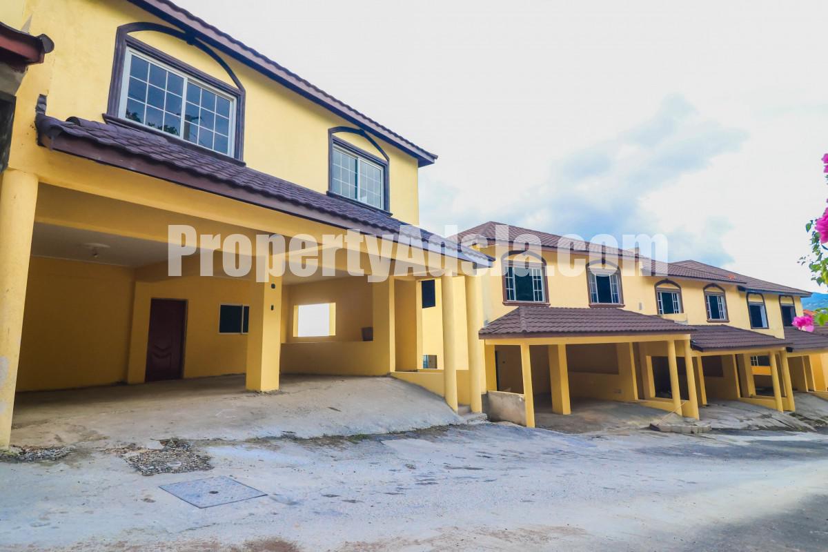 Townhouse For Sale in Norbrook Heights, Kingston / St. Andrew Jamaica