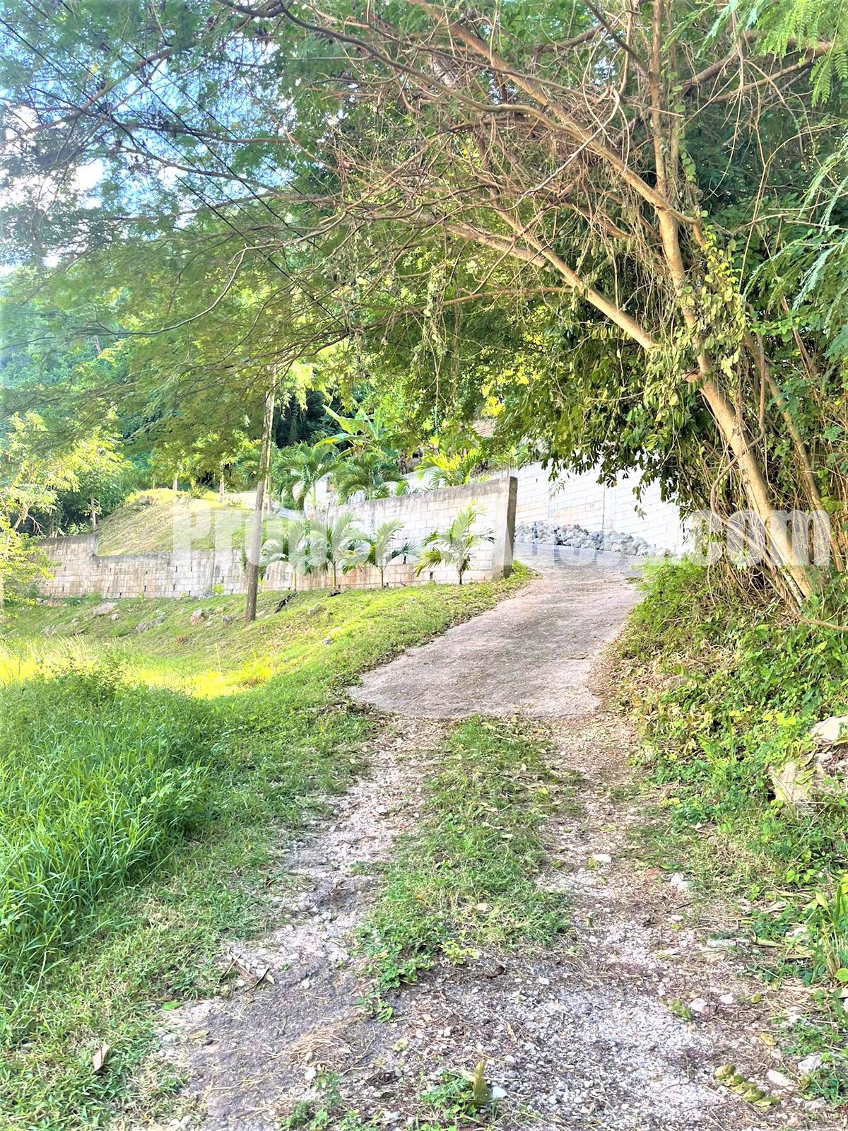 House For Sale in RED HILLS, Kingston / St. Andrew Jamaica