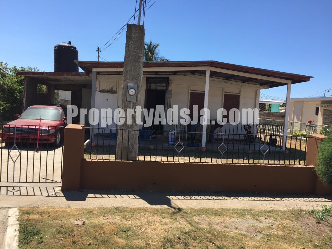 House For Sale in EDGEWATER PORTMORE, St. Catherine Jamaica