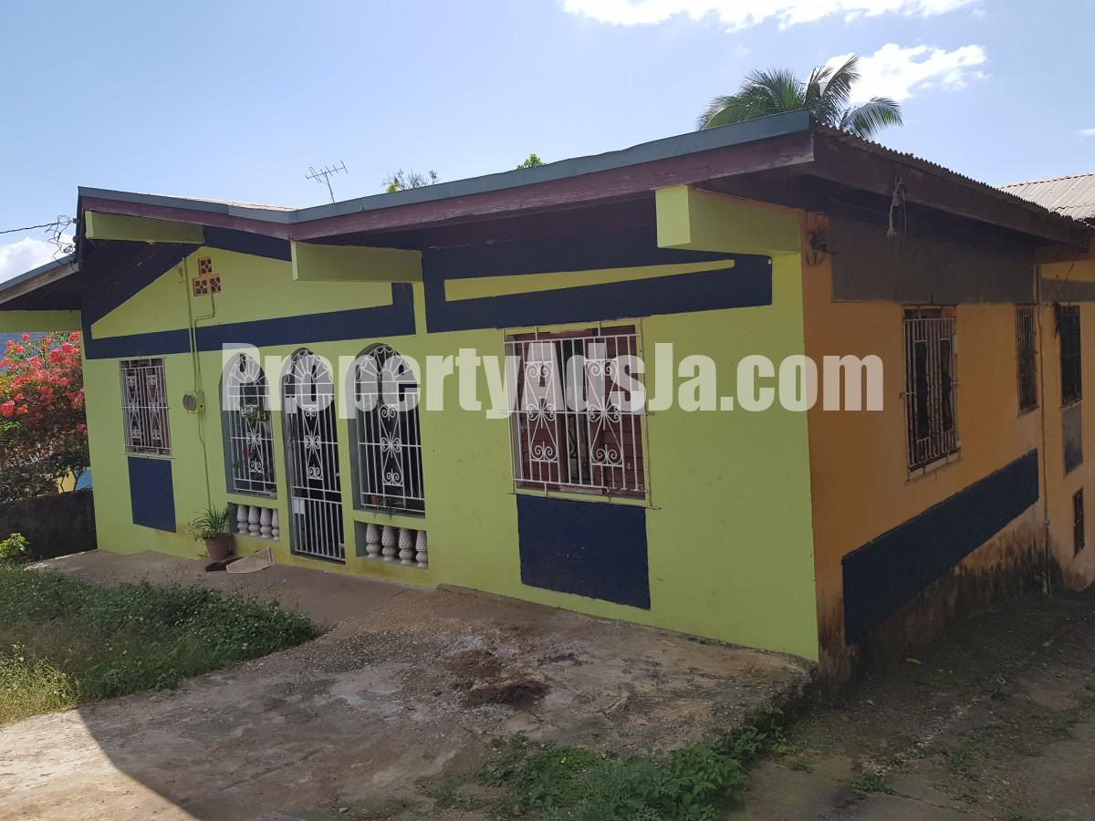House For Sale in Deeside Linstead, St. Catherine Jamaica