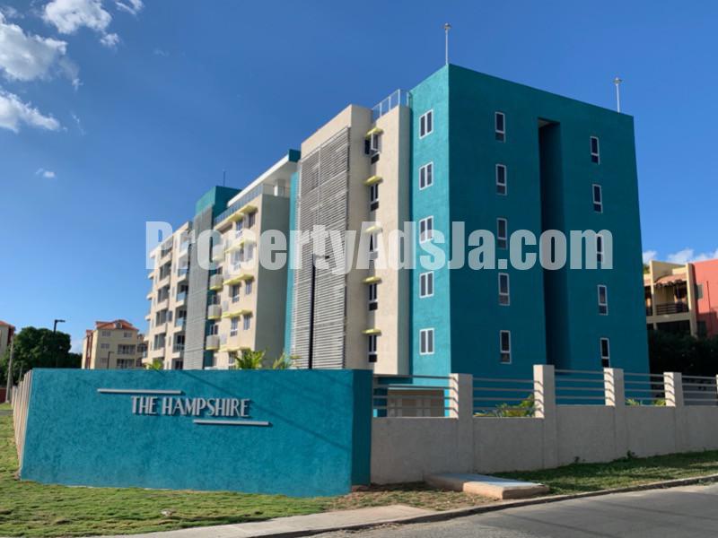 Apartment For Rent in Trafalgar Park, Kingston / St. Andrew Jamaica
