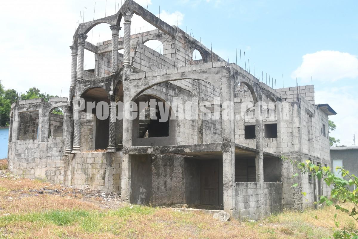 House For Sale in Balaclava, St. Elizabeth Jamaica
