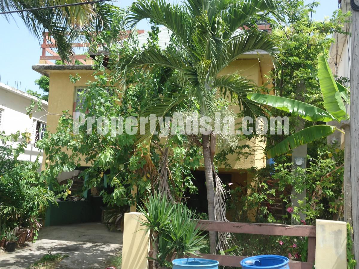 House For Sale in MAY PEN, Clarendon Jamaica