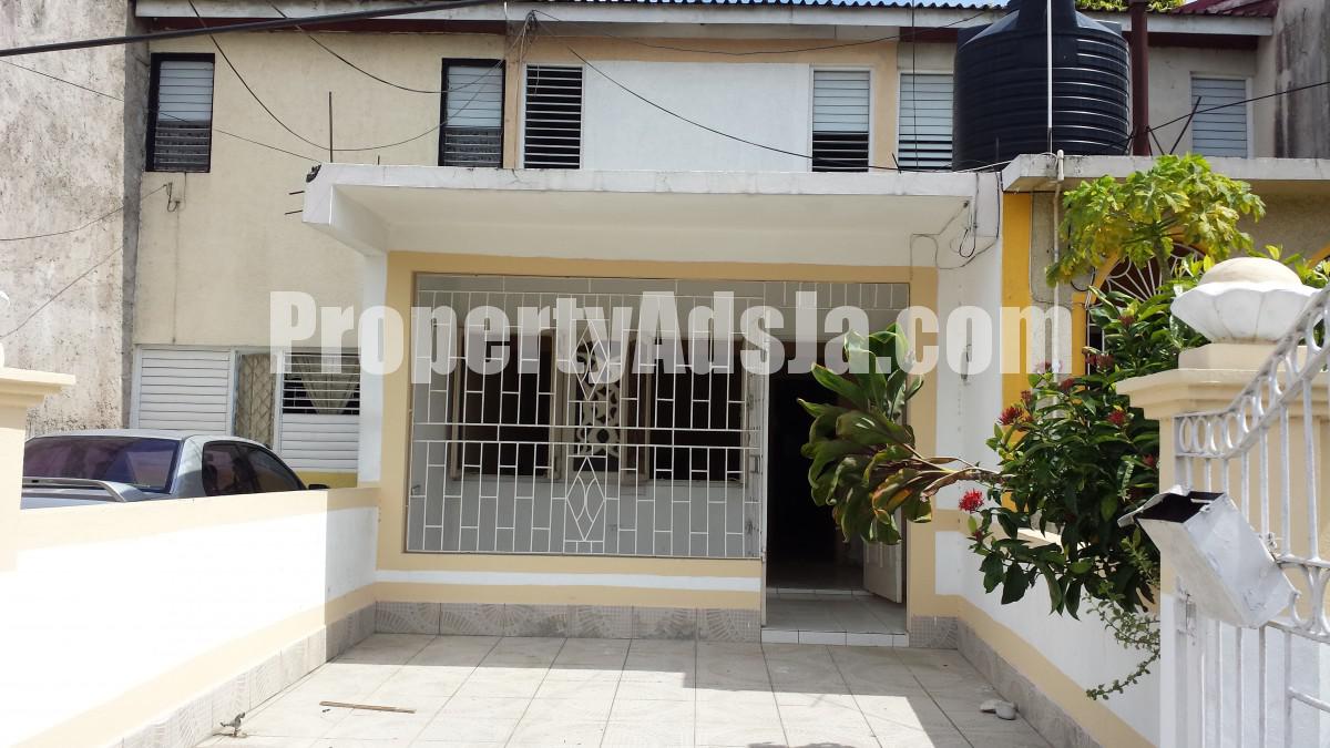 Townhouse For Sale in Portmore, St. Catherine Jamaica