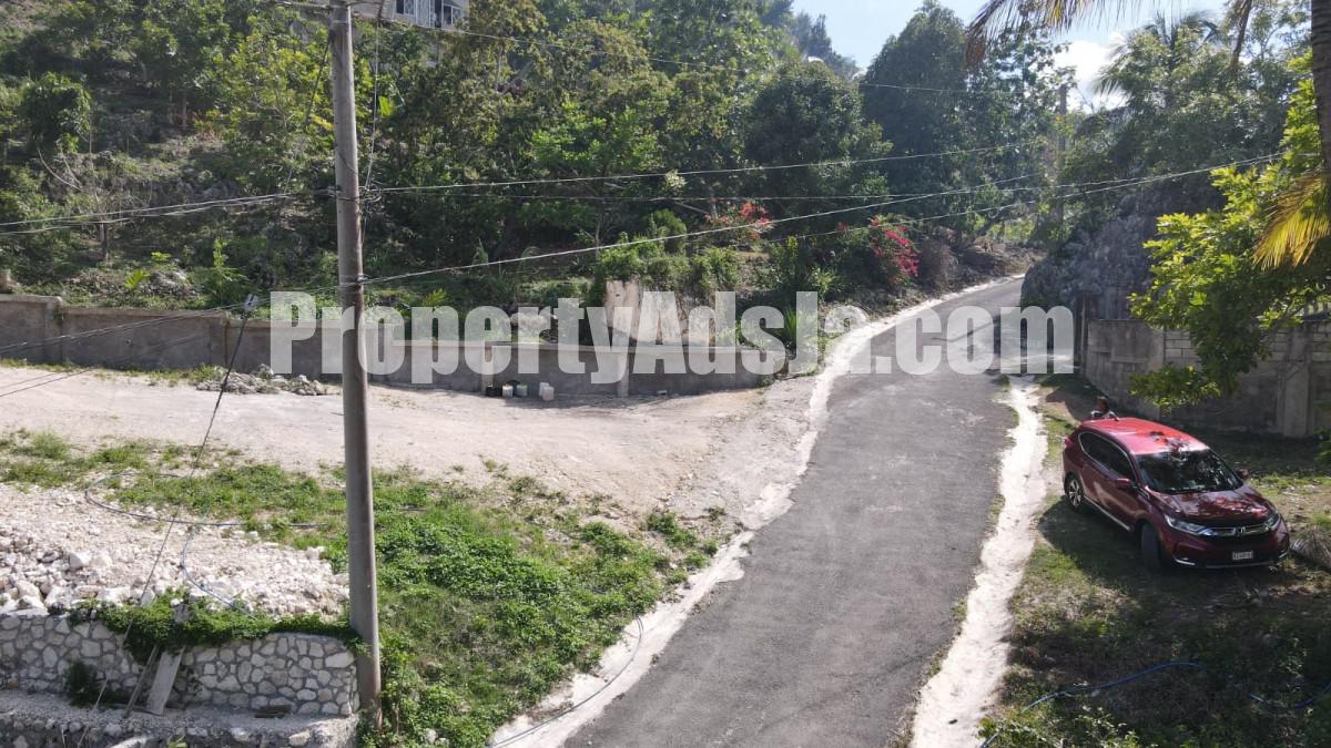 Residential lot For Sale in Ewarton, St. Catherine Jamaica