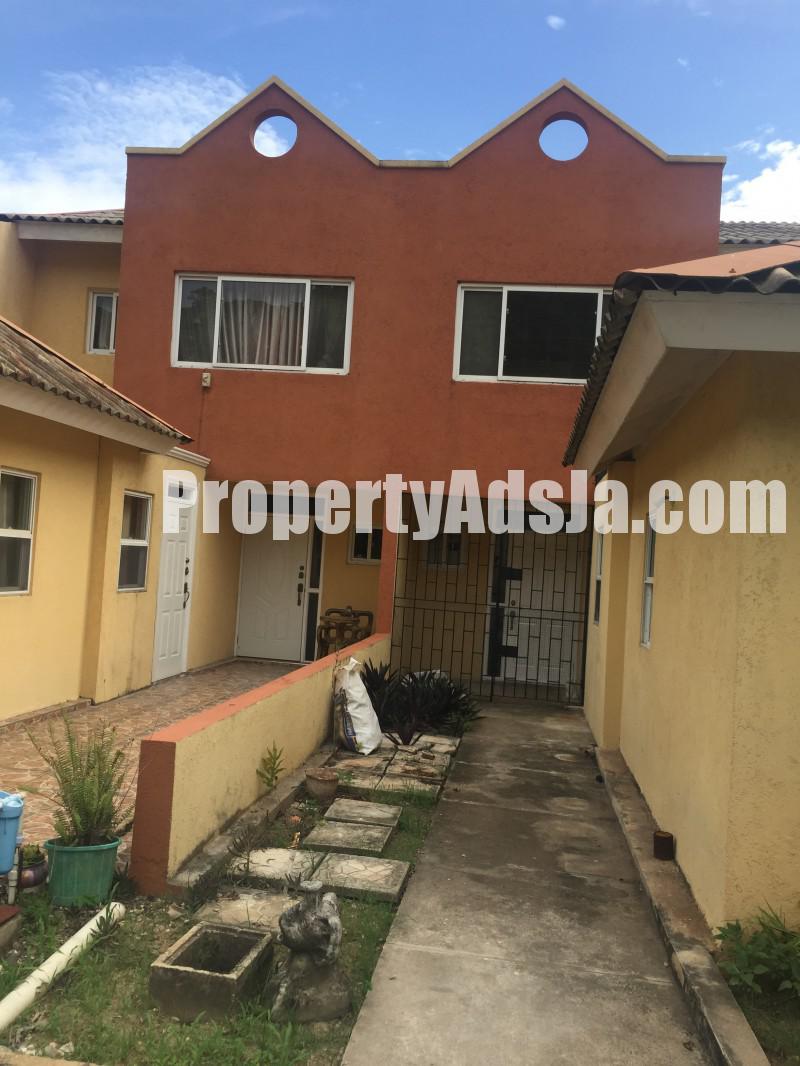 Townhouse For Rent in Havendale, Kingston / St. Andrew Jamaica