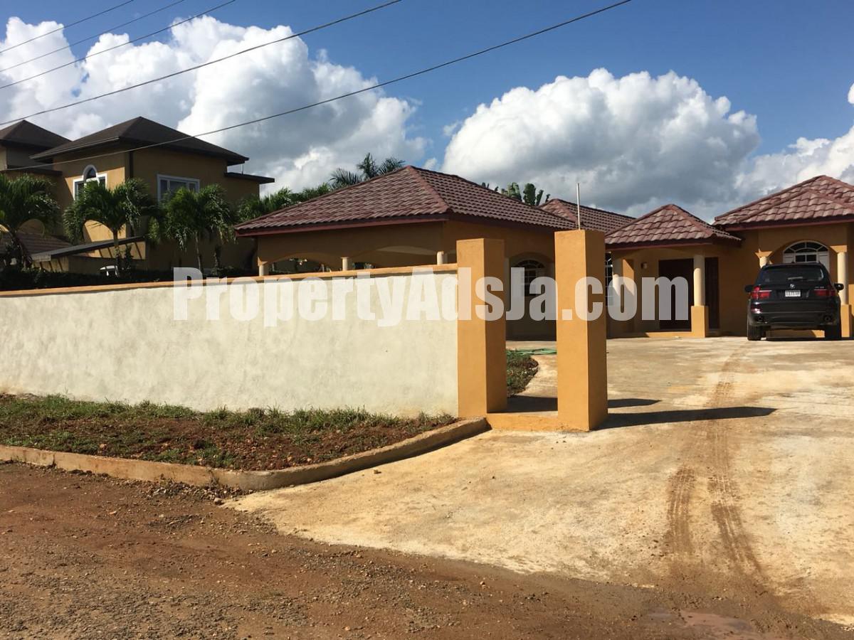 House For Sale in Pleasant Farm, St. Catherine Jamaica