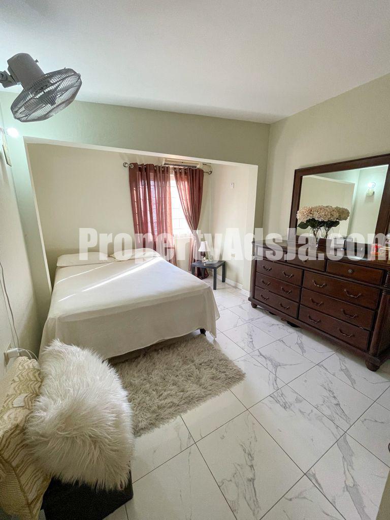 Townhouse For Rent in Kingston 5, Kingston / St. Andrew Jamaica