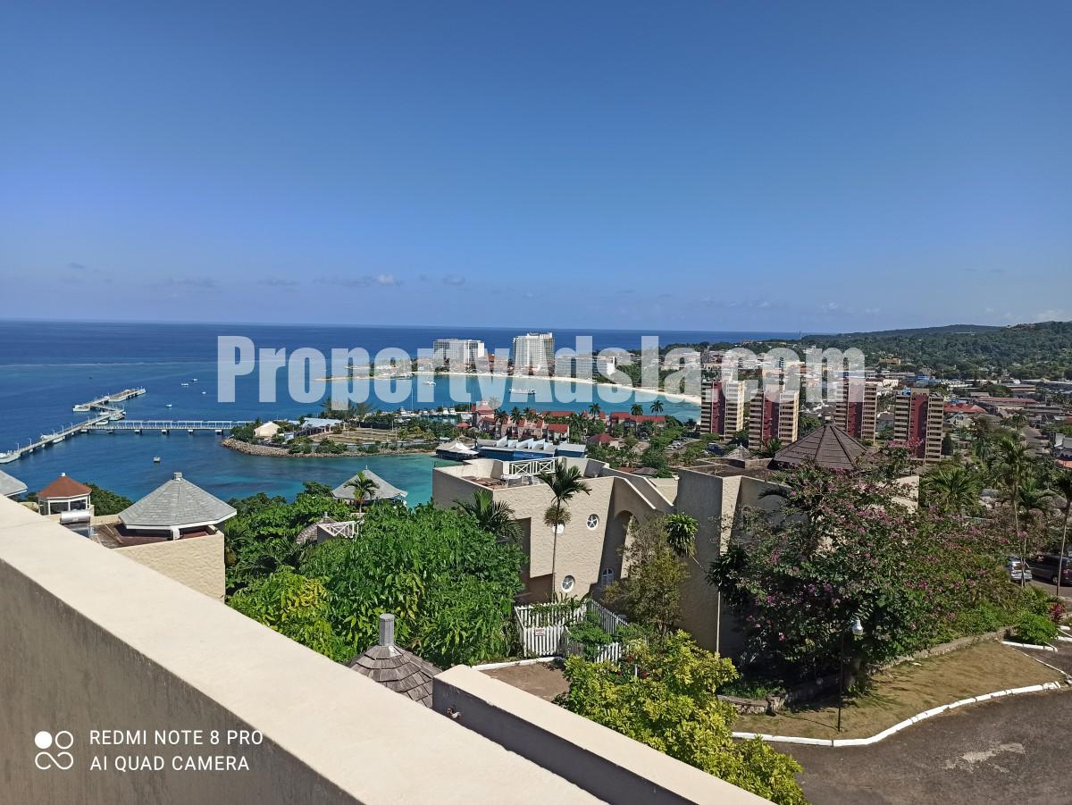 Townhouse For Sale in Columbus Heights, St. Ann Jamaica